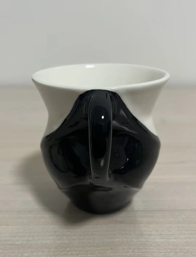 墨半山 A3 陶瓷杯背侧与底部实物